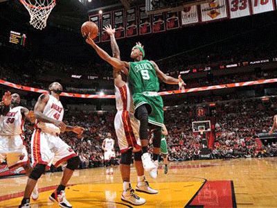 nba湖人vs快船无插件直播，免费观看nba湖人vs快船精彩比赛(咪咕体育直播)